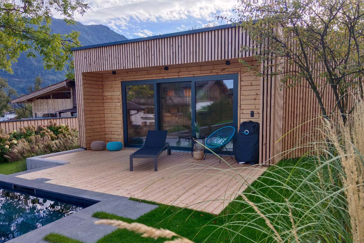 Poolhaus mit betonierten Pool - Tiroler Unterland